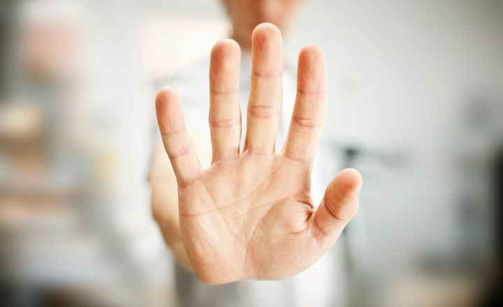 Mengapa Buku Jari Berbunyi Saat Digeretakkan